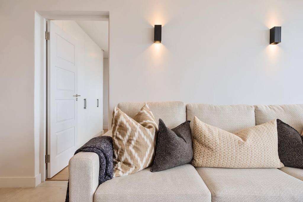 Apartamento Luxe 3-bedroom Gem In Point