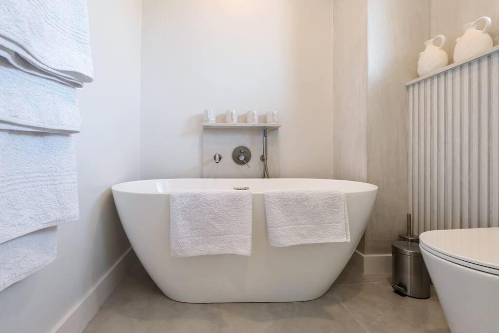 Apartamento Luxe 3-bedroom Gem In Point