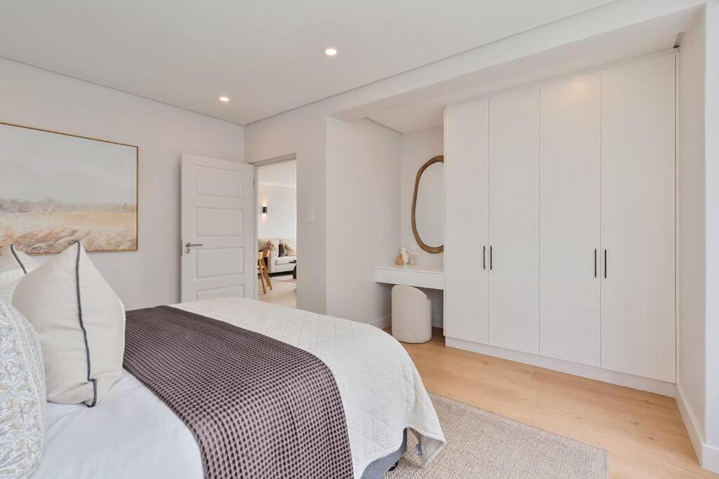 Apartamento Luxe 3-bedroom Gem In Point *