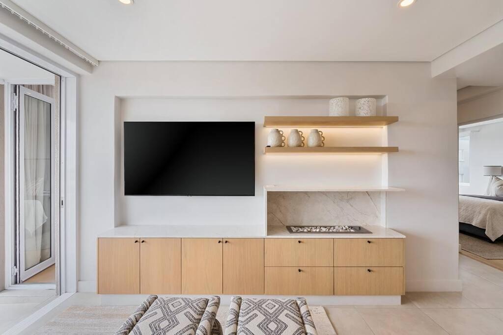 Luxe 3-bedroom Gem In Point Cidade Do Cabo