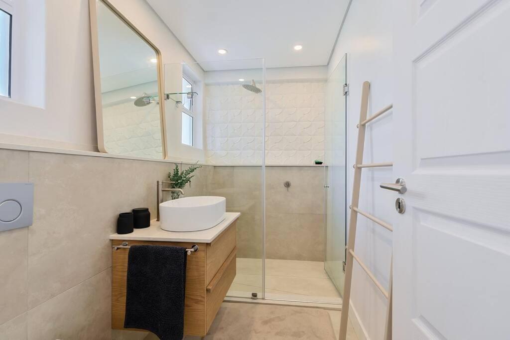Apartamento Luxe 3-bedroom Gem In Point *
